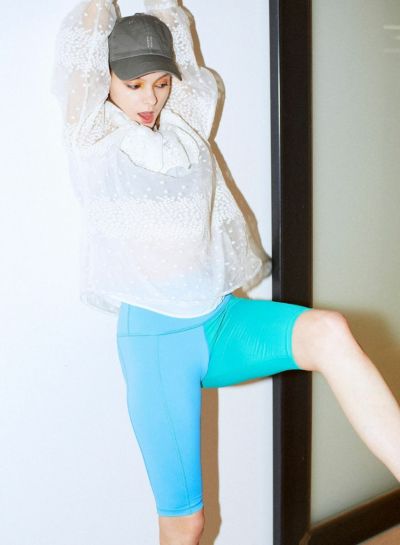 showgirl-blue_bi color_half