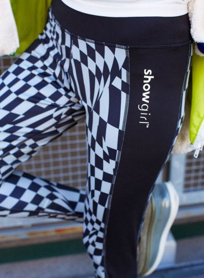 showgirl×EVERLAST trick art in grey leggings